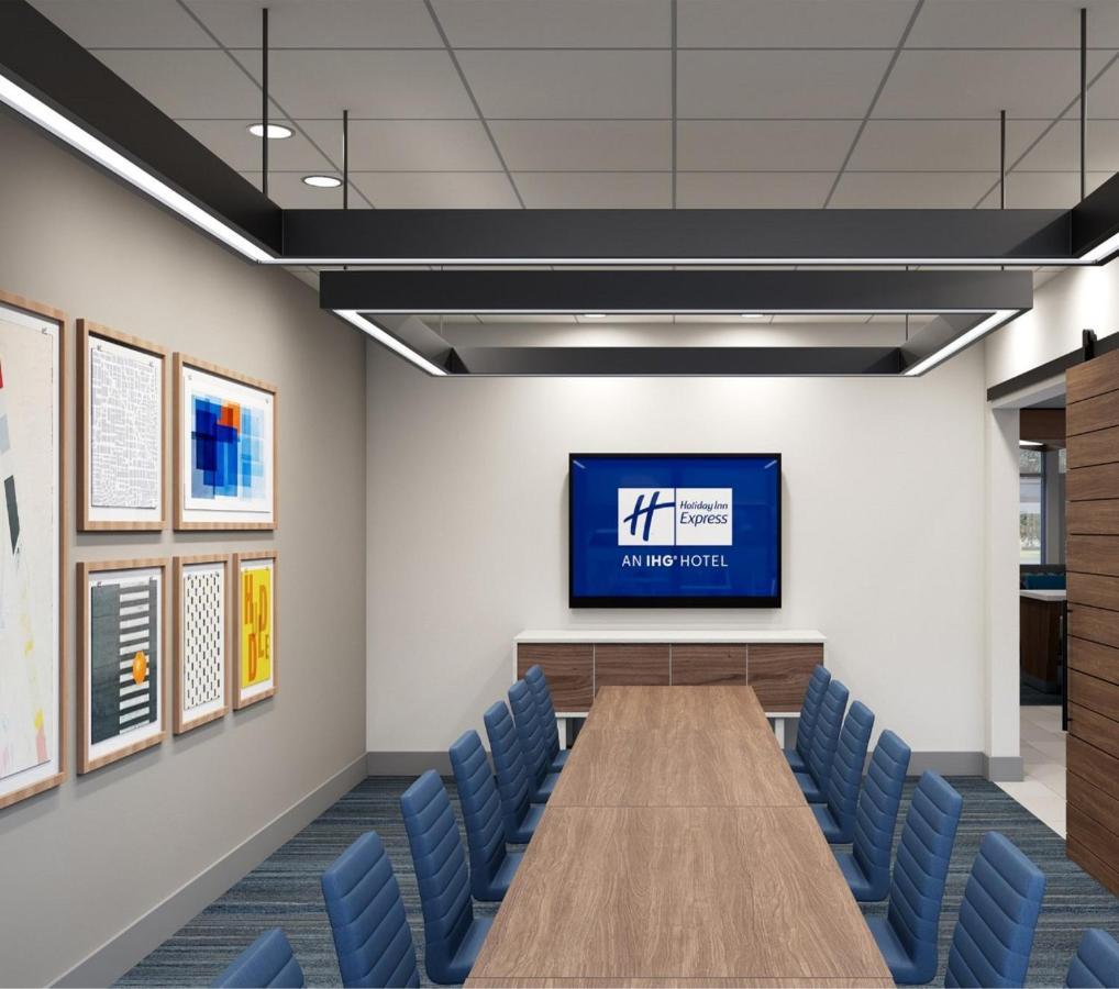 Holiday Inn Express & Suites - Tomah By Ihg Buitenkant foto