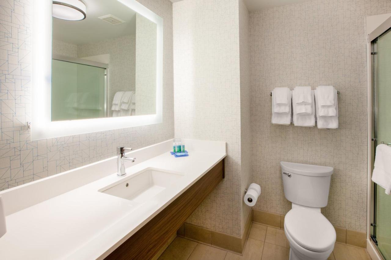 Holiday Inn Express & Suites - Tomah By Ihg Buitenkant foto
