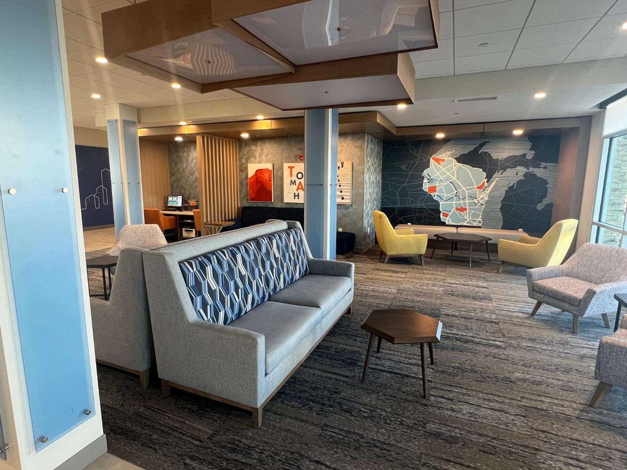 Holiday Inn Express & Suites - Tomah By Ihg Buitenkant foto